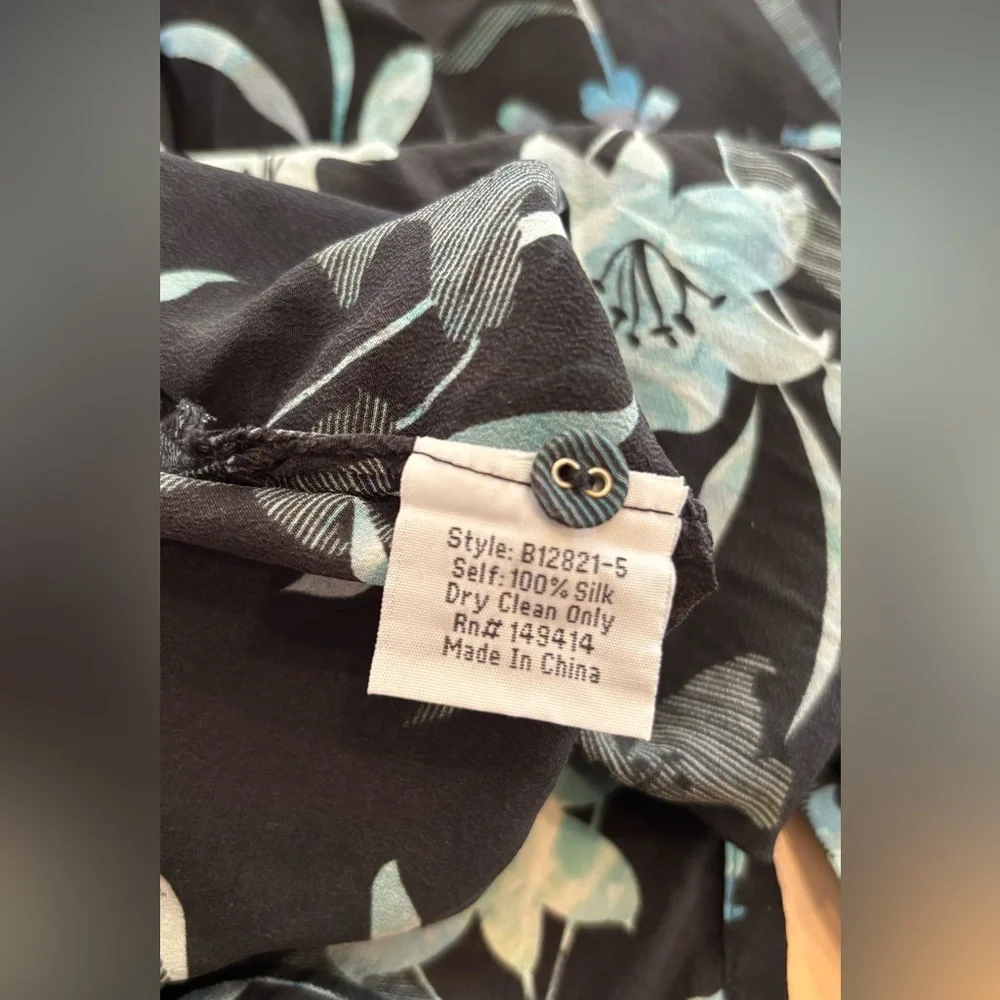 Johnny Was Biya Zabi Blouse Floral Print Silk Button Down Small - Picture 8 of 8